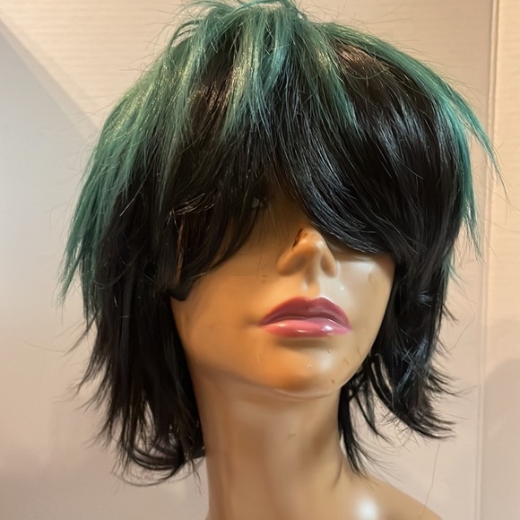Fabulous Green & Black Pixie Cut Synthetic Wig - Picture 2 of 5